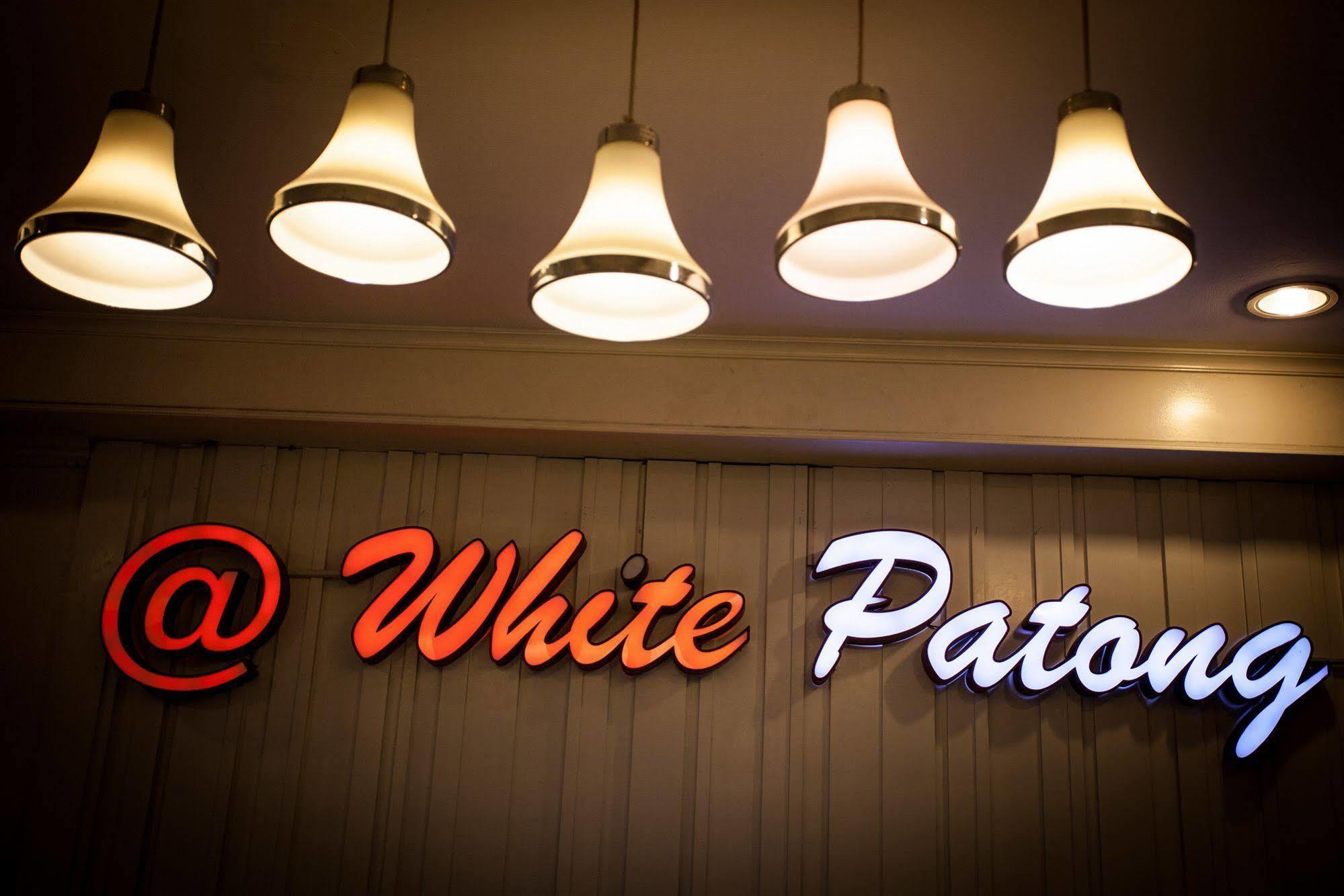 @ White Patong Exterior foto